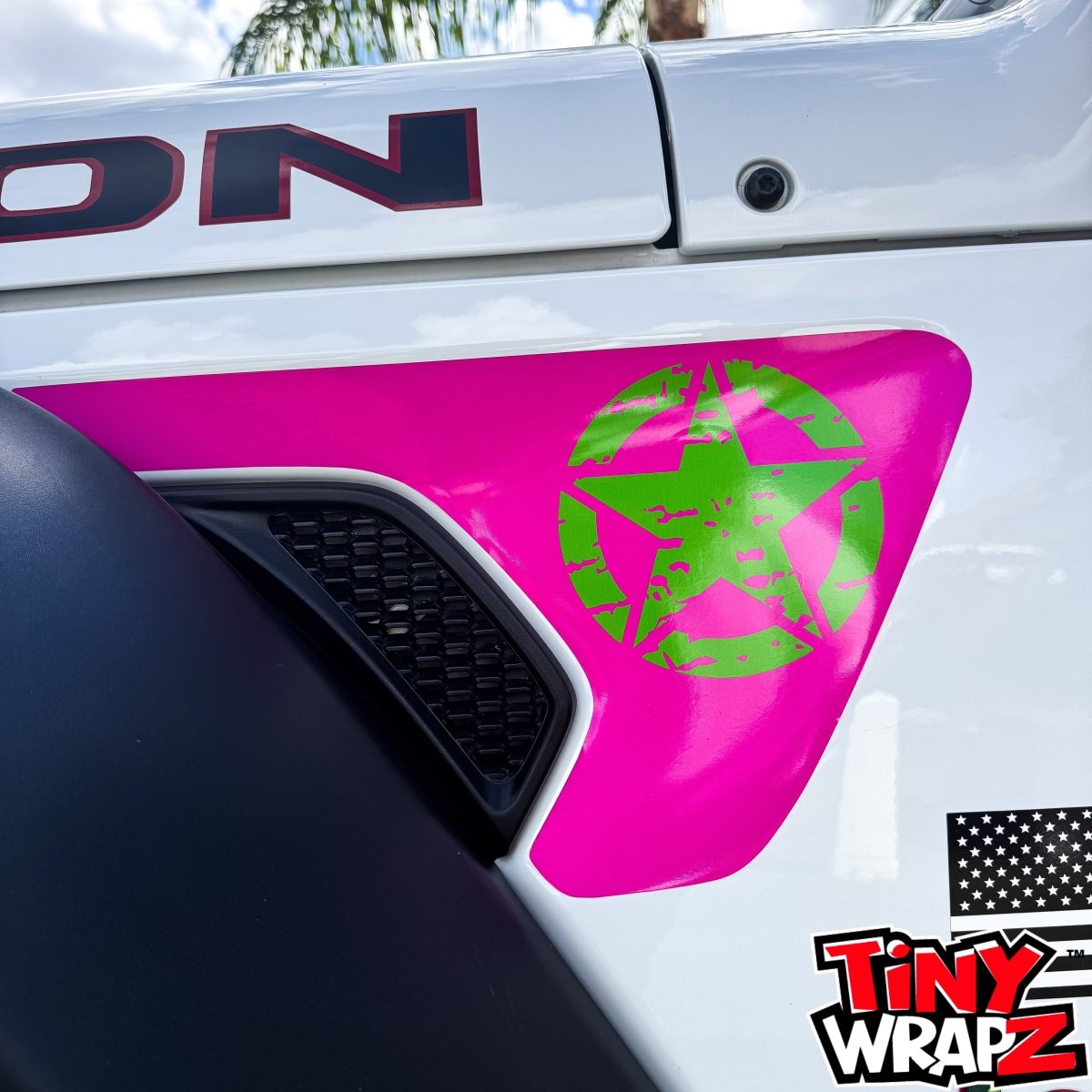 Jeep Fender Vent Decals Pair "Green on Pink Distressed Star" Fits 2018-2026 Wrangler JL & Gladiator - Tiny Wrapz