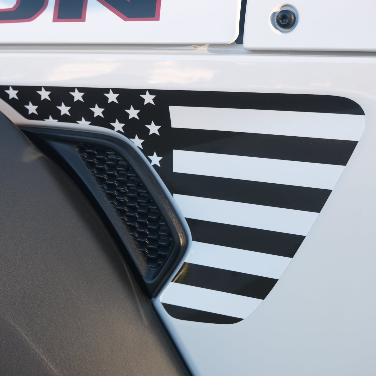 Jeep Fender Vent Decals Pair "Black and White American Flag" Fits 2018-2026 Wrangler JL & Gladiator - Tiny Wrapz