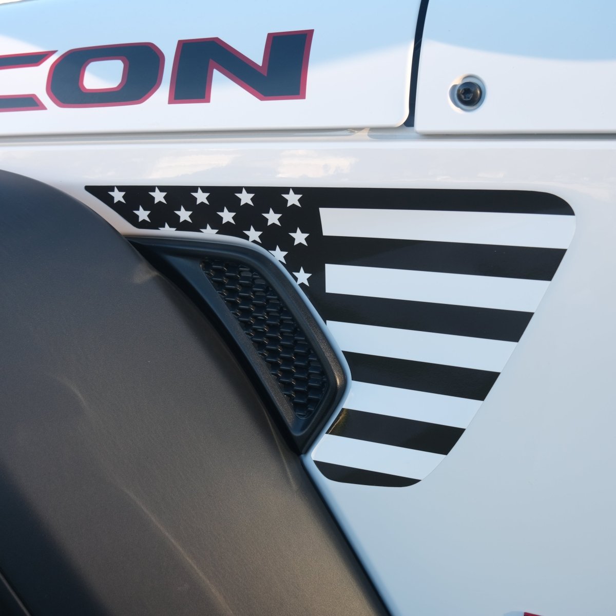 Jeep Fender Vent Decals Pair "Black and White American Flag" Fits 2018-2026 Wrangler JL & Gladiator - Tiny Wrapz